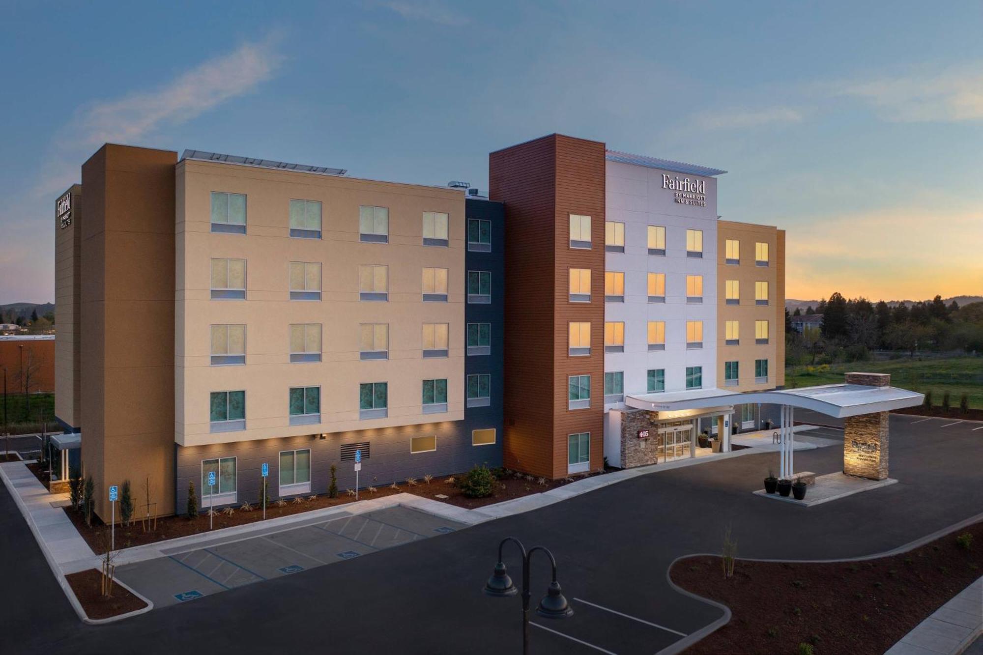 Fairfield Inn & Suites By Marriott Santa Rosa Rohnert Park Exteriér fotografie